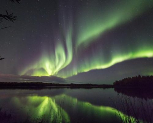 Autumn Auroras: Northern Lights and Warm Nights