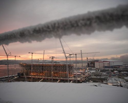 Construction of Arctic LNG platforms resumes as China-made modules arrive in Belokamenka